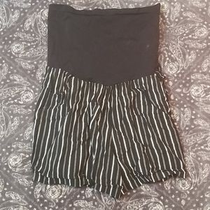 Maternity shorts